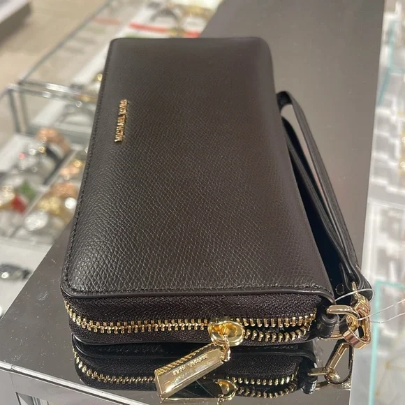 Michael Kors JST Lg Leather Continental Wallet Wristlet Phone Holder C
Chocolate - Picture 6 of 16